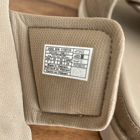 UGG platform slides - Picture 14 of 17